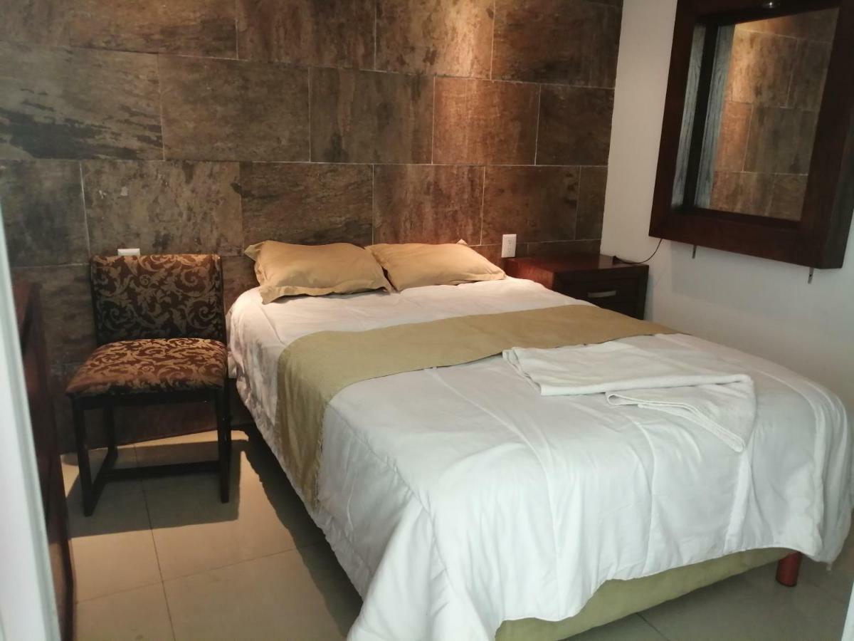 גואדלחארה Pule Pule Hostal Boutique מראה חיצוני תמונה