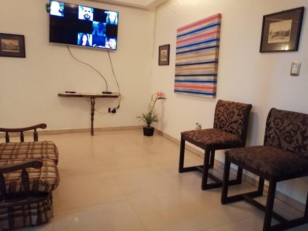 גואדלחארה Pule Pule Hostal Boutique מראה חיצוני תמונה